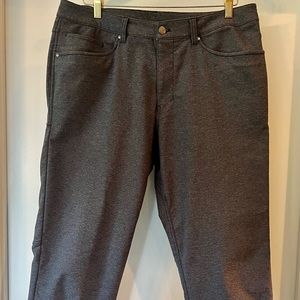 Lululemon - ABC Pant Classic 34 - Tech Canvas